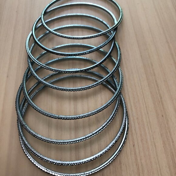 Bangle Metal Bracelets Vintage Metallic Blue, Black, Silver   Size Small - Picture 5 of 11